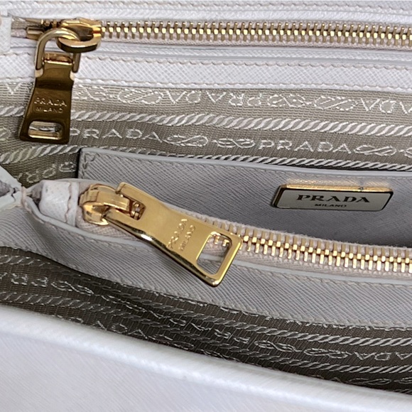 AUTH Prada Lux Promenade 2 way satchel in white Saffiano leather - Picture 13 of 13